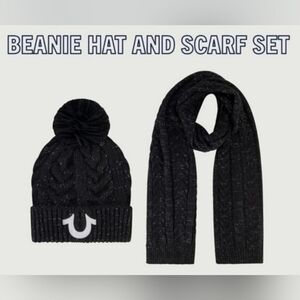 True Religion Beanie Hat And Scarf Set/Black